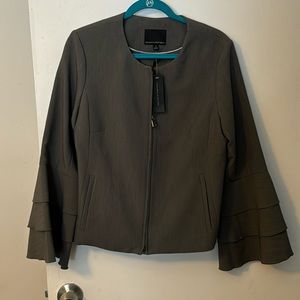Beautiful NWT Banana Republic grey zip up blazer with tiered sleeves size 12